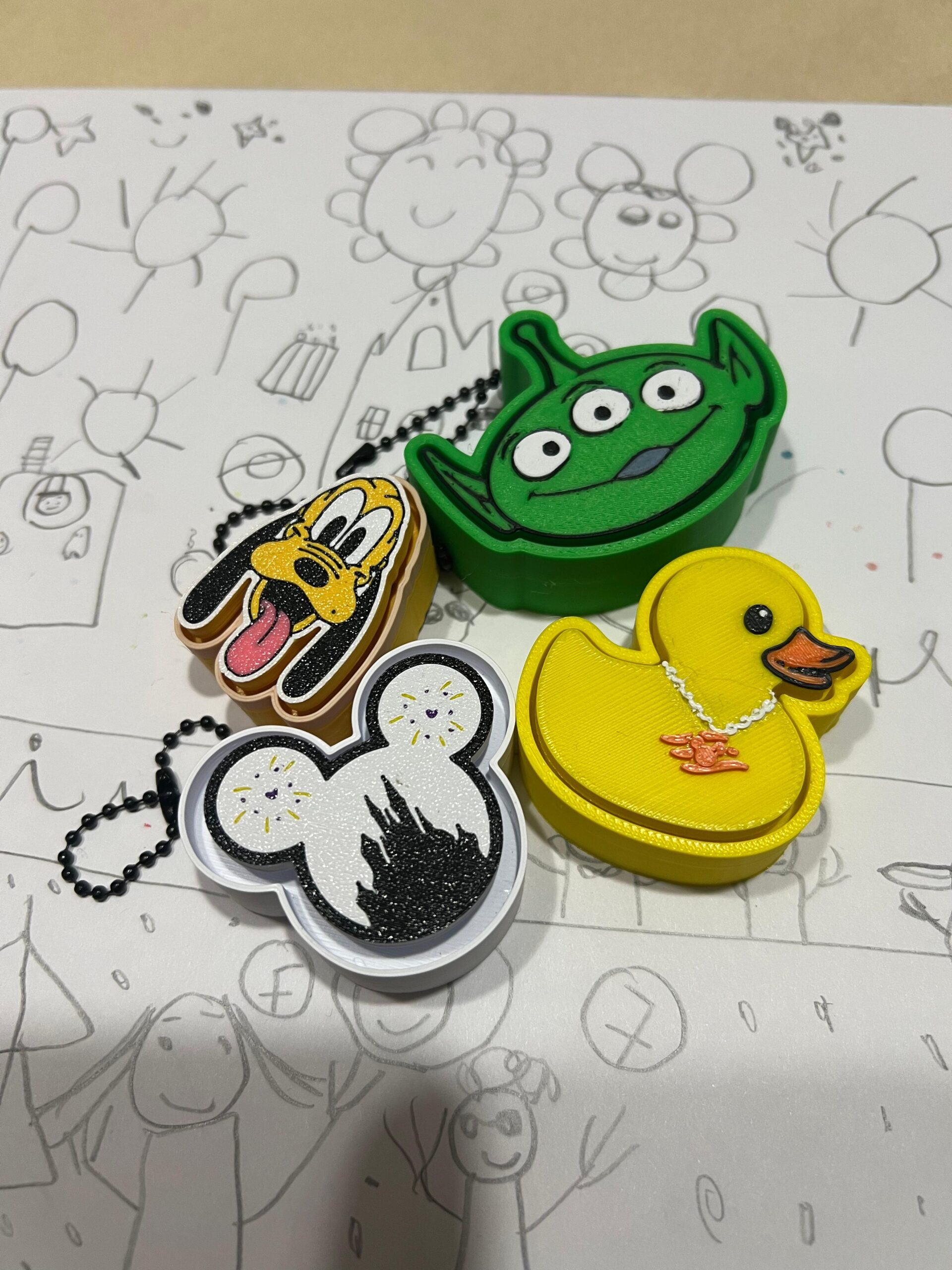 Pack 4 Juguetes Antiestrés Clicker Sensoriales Disney– Fidget Toys para Niños y Adultos