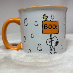 Taza Snoopy Halloween “Cartel Boo” de 600 ml con Asa Naranja
